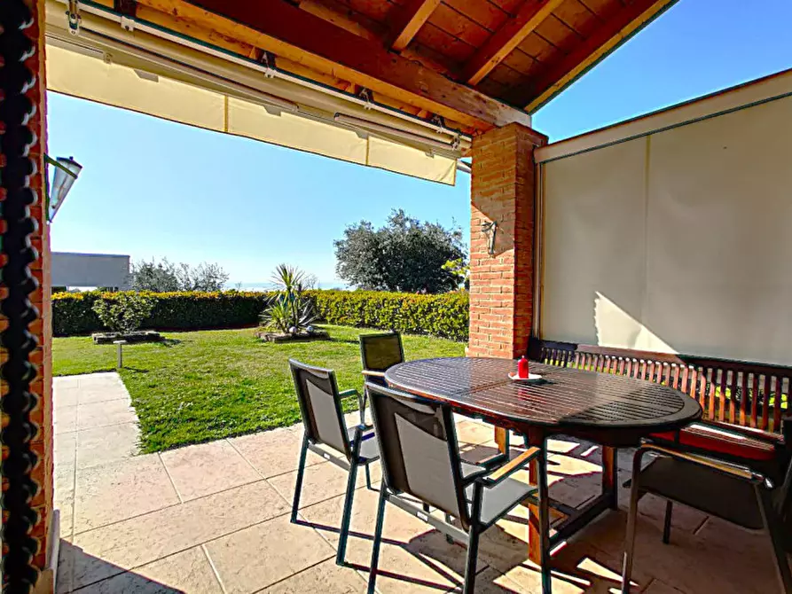 Immagine 42 di Villa in vendita  in Via San Martino 39 a Lazise