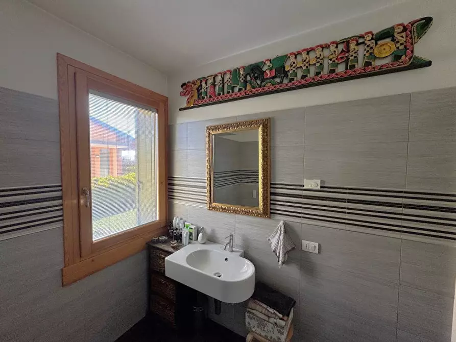 Immagine 51 di Villa in vendita  in Via San Martino 39 a Lazise