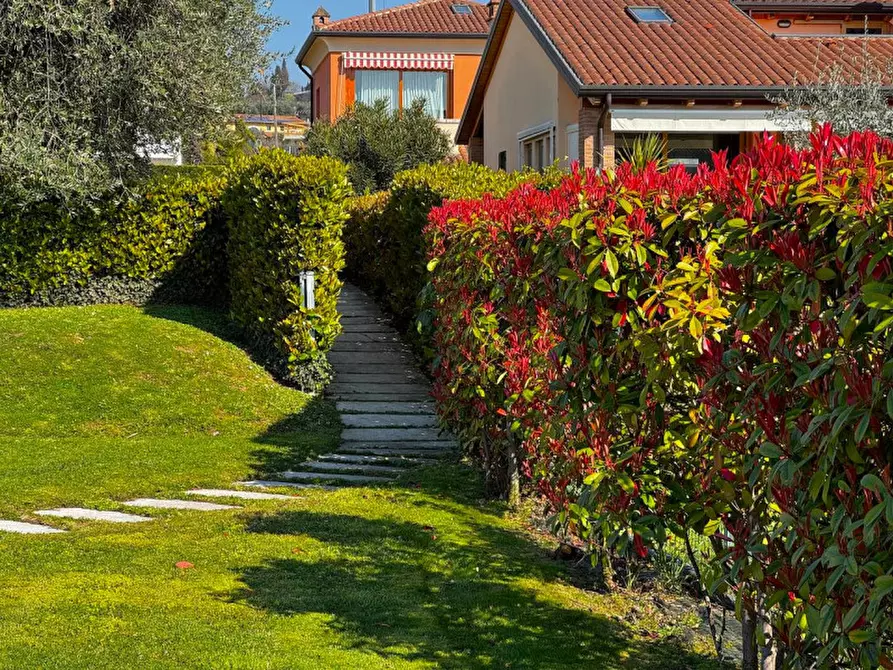 Immagine 76 di Villa in vendita  in Via San Martino 39 a Lazise