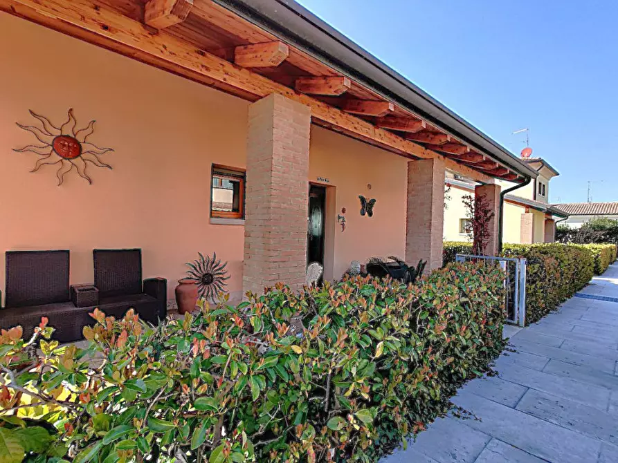 Immagine 79 di Villa in vendita  in Via San Martino 39 a Lazise