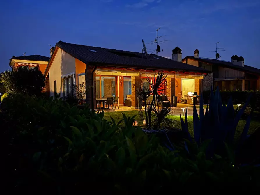 Immagine 89 di Villa in vendita  in Via San Martino 39 a Lazise