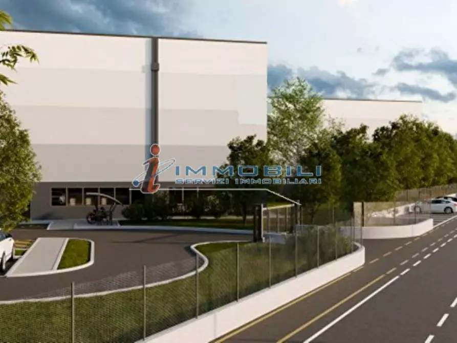 Immagine 1 di Laboratorio in affitto  in VIA DE GASPERI ALCIDE a Ferno