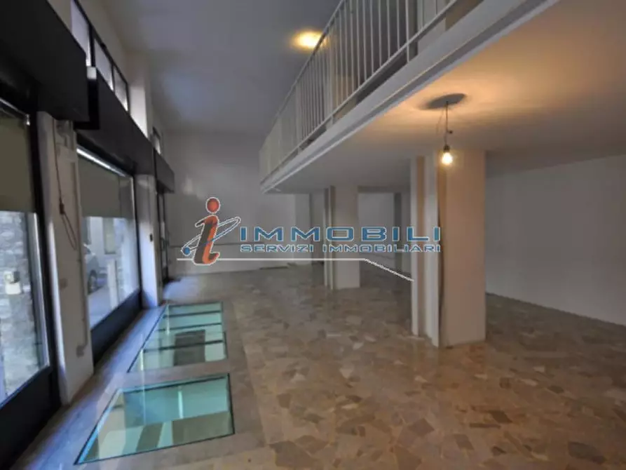 Immagine 1 di Negozio in affitto  in VIA TORINO a Milano