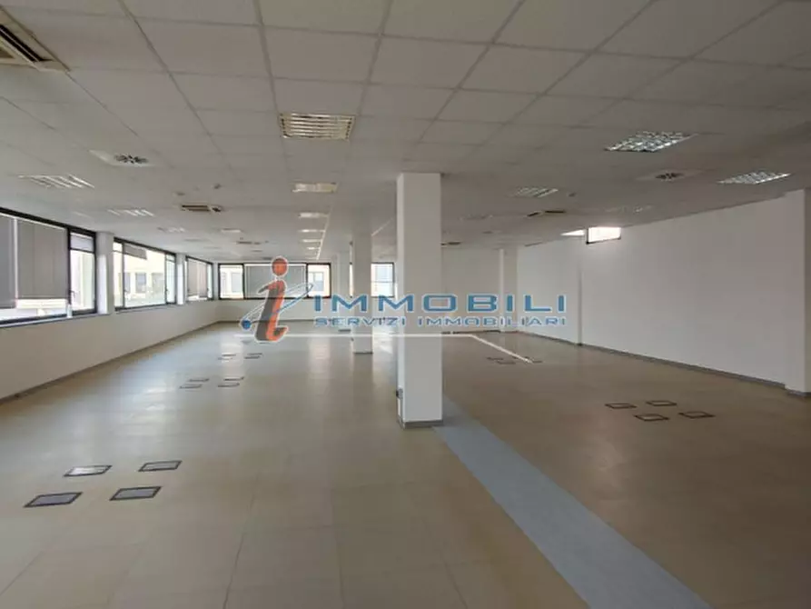 Immagine 4 di Ufficio in affitto  in VIA GROSIO a Milano