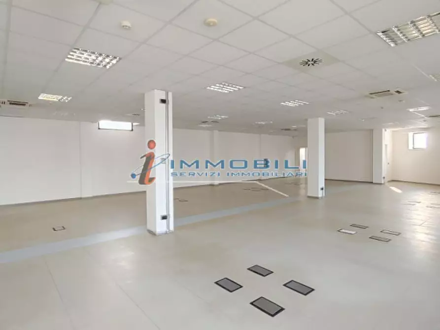 Immagine 13 di Ufficio in affitto  in VIA GROSIO a Milano