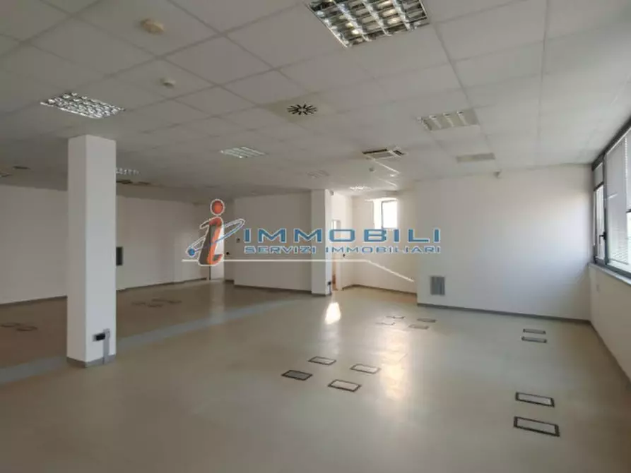 Immagine 14 di Ufficio in affitto  in VIA GROSIO a Milano
