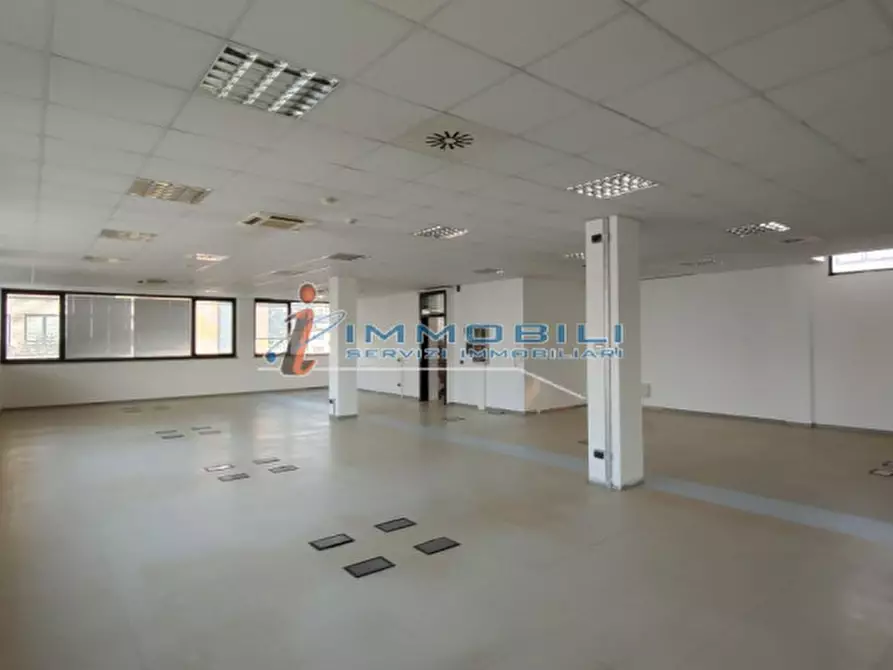 Immagine 15 di Ufficio in affitto  in VIA GROSIO a Milano
