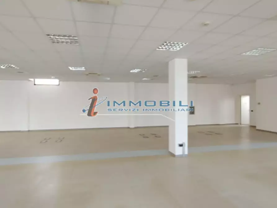 Immagine 17 di Ufficio in affitto  in VIA GROSIO a Milano