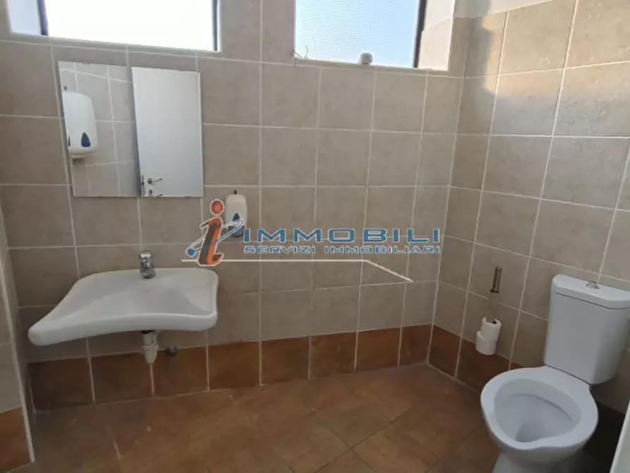 Immagine 21 di Ufficio in affitto  in VIA GROSIO a Milano