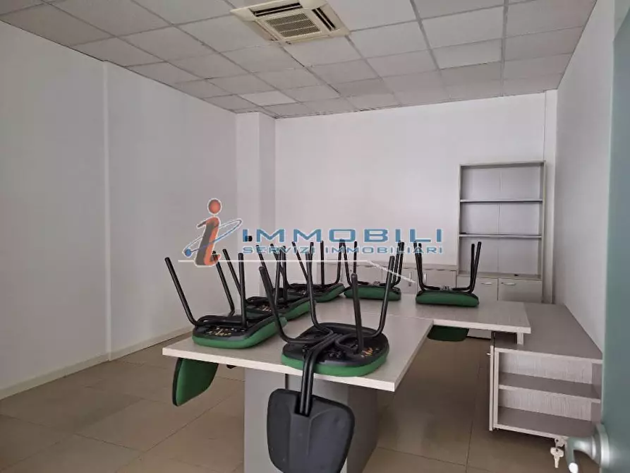 Immagine 5 di Ufficio in affitto  in VIA GROSIO a Milano