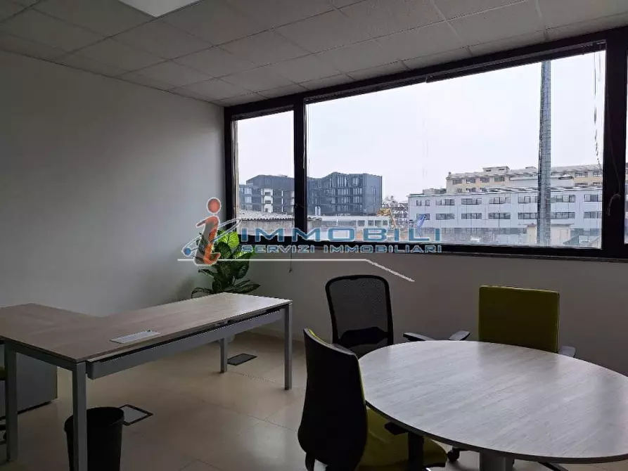 Immagine 7 di Ufficio in affitto  in VIA GROSIO a Milano