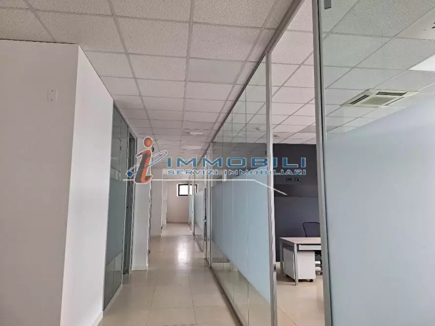 Immagine 9 di Ufficio in affitto  in VIA GROSIO a Milano