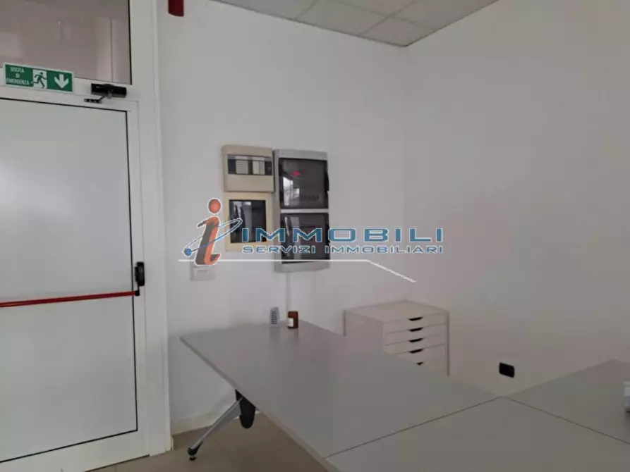 Immagine 11 di Ufficio in affitto  in VIA GROSIO a Milano