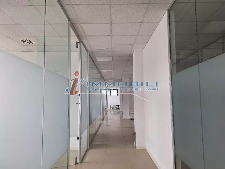 Immagine 12 di Ufficio in affitto  in VIA GROSIO a Milano