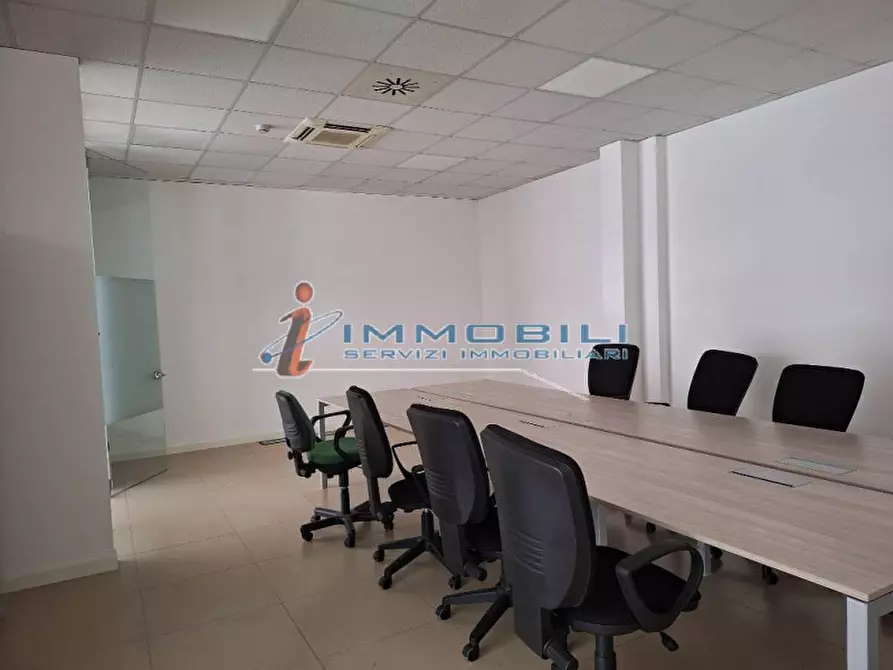 Immagine 14 di Ufficio in affitto  in VIA GROSIO a Milano