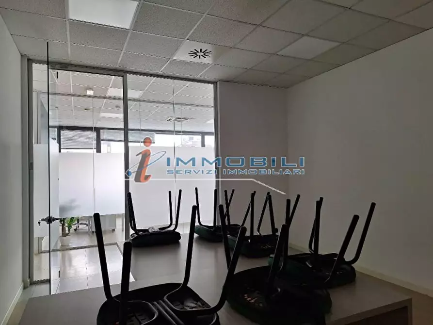 Immagine 17 di Ufficio in affitto  in VIA GROSIO a Milano
