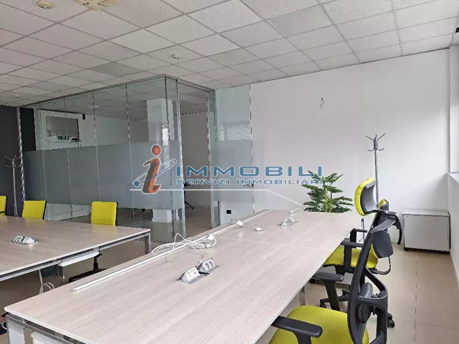 Immagine 21 di Ufficio in affitto  in VIA GROSIO a Milano