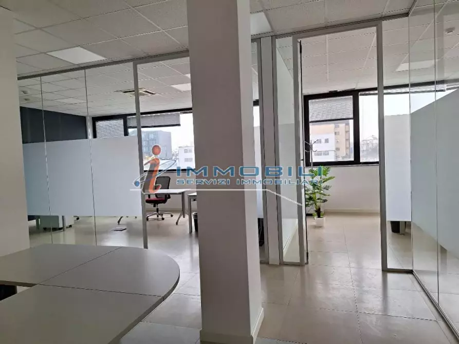 Immagine 23 di Ufficio in affitto  in VIA GROSIO a Milano