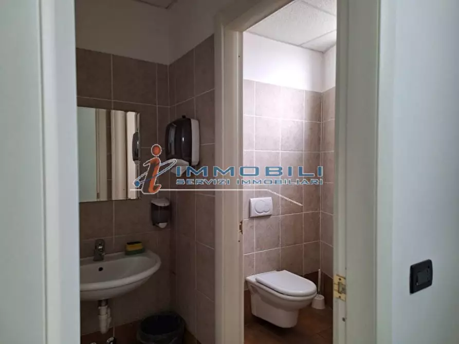 Immagine 24 di Ufficio in affitto  in VIA GROSIO a Milano