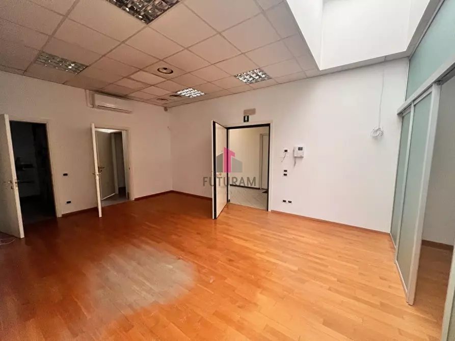 Immagine 2 di Ufficio in affitto  in Via della Meccanica a Vicenza