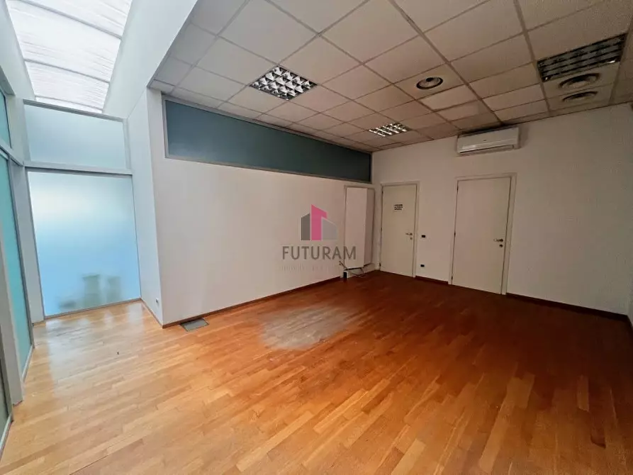 Immagine 3 di Ufficio in affitto  in Via della Meccanica a Vicenza