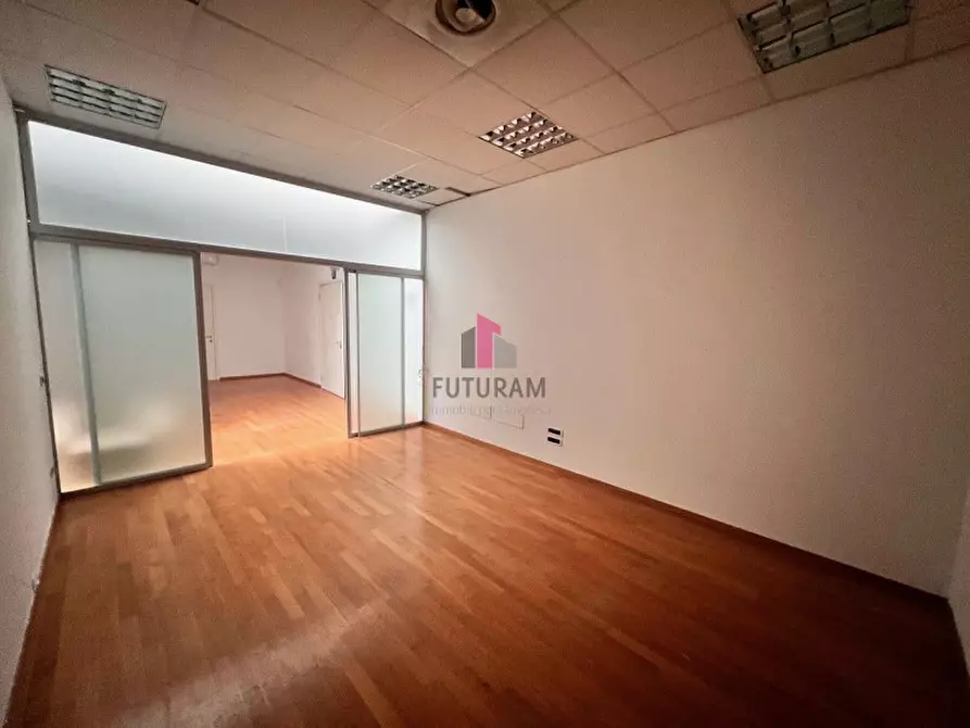 Immagine 8 di Ufficio in affitto  in Via della Meccanica a Vicenza