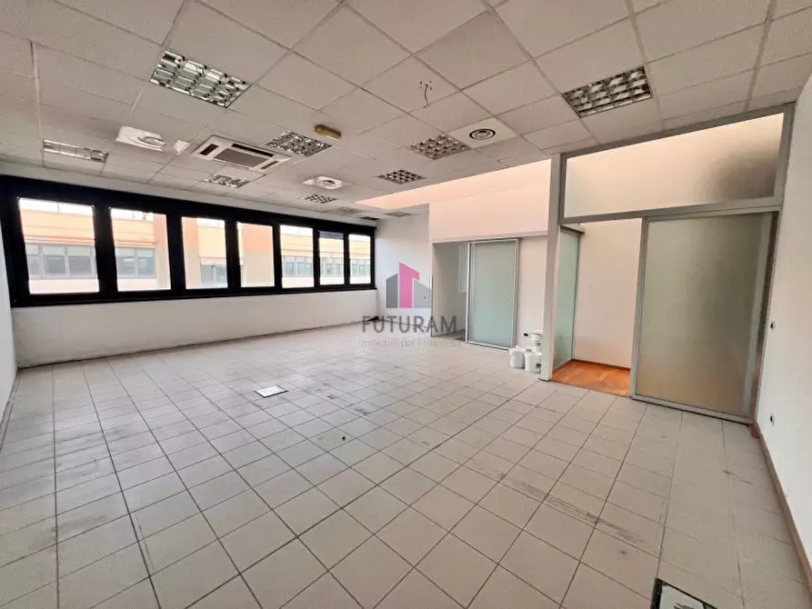 Immagine 10 di Ufficio in affitto  in Via della Meccanica a Vicenza