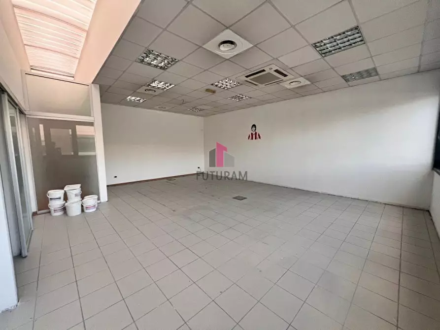 Immagine 12 di Ufficio in affitto  in Via della Meccanica a Vicenza