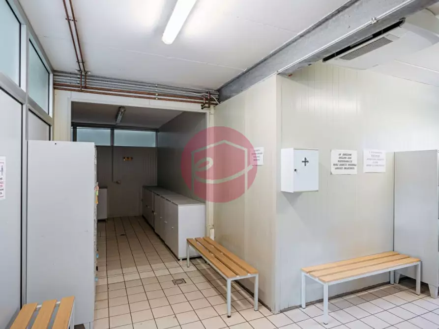 Immagine 10 di Capannone industriale in vendita  a Rimini