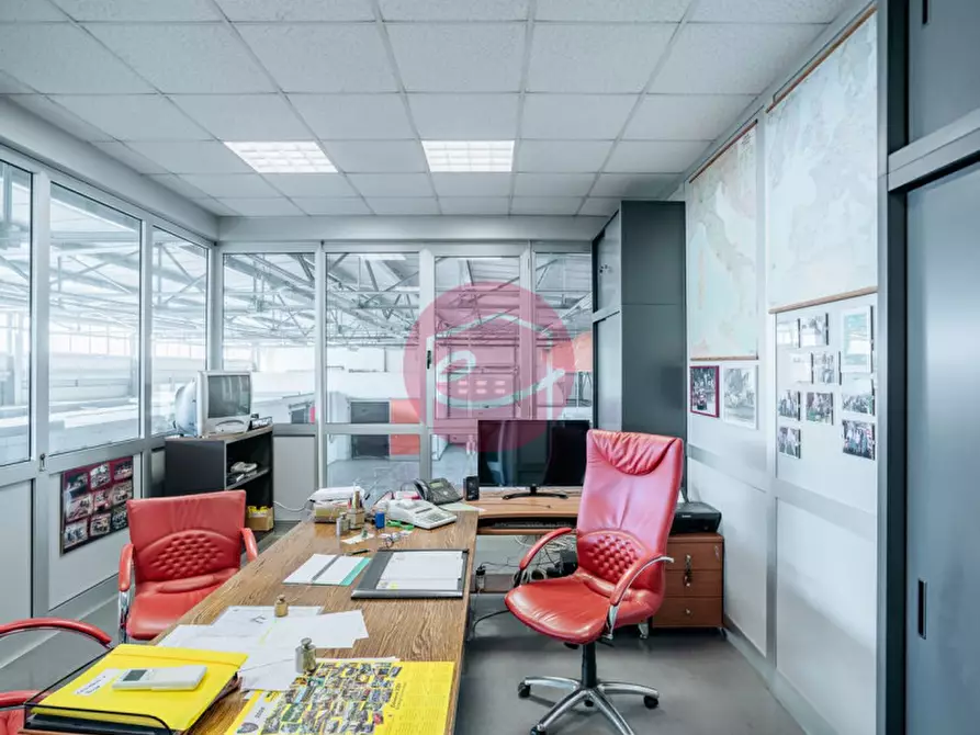 Immagine 14 di Capannone industriale in vendita  a Rimini