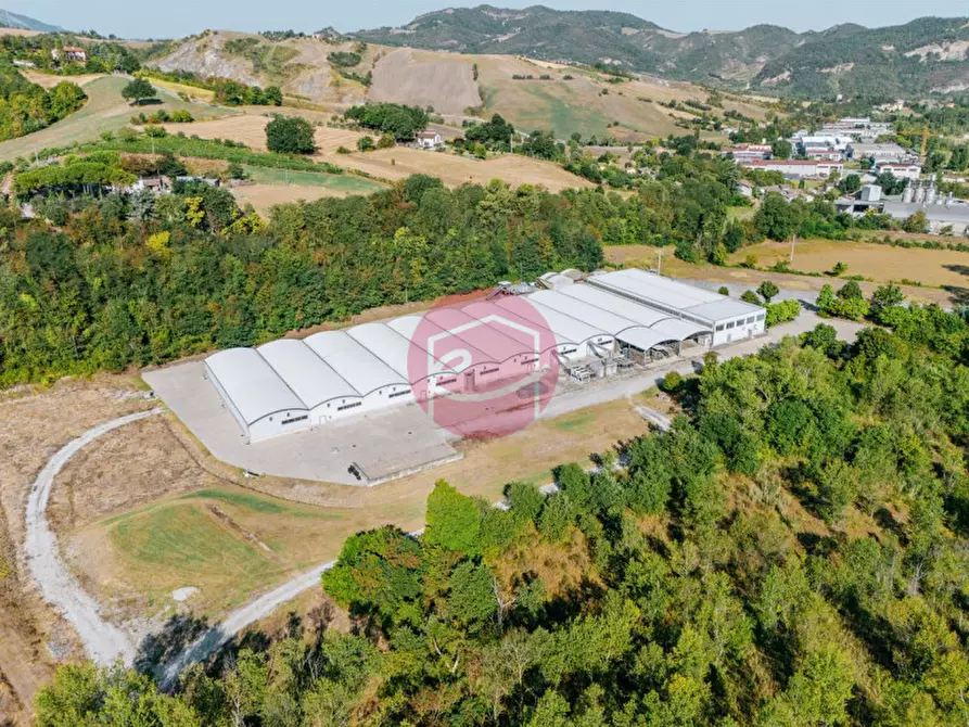 Immagine 16 di Capannone industriale in vendita  a Rimini