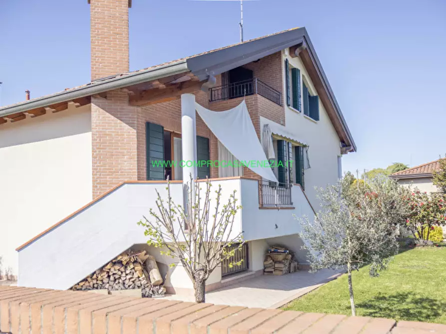 Immagine 2 di Casa indipendente in vendita  in via ca' lin a Venezia