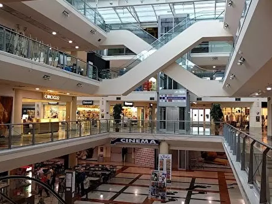 Immagine 1 di Attività commerciale in affitto  in Via Roma 78 a Corte Franca