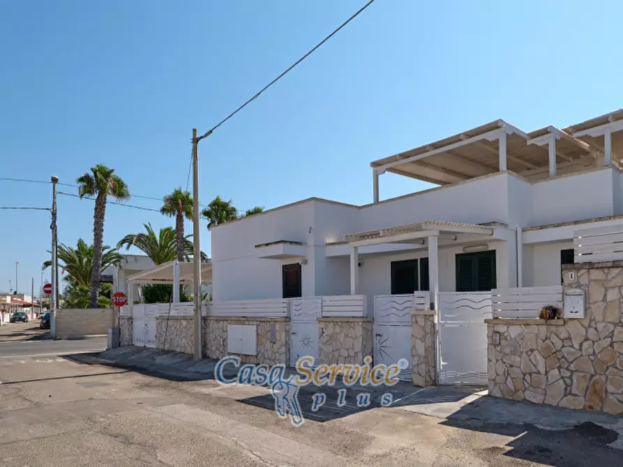 Immagine 3 di Villa in vendita  in Via Taormina a Taviano