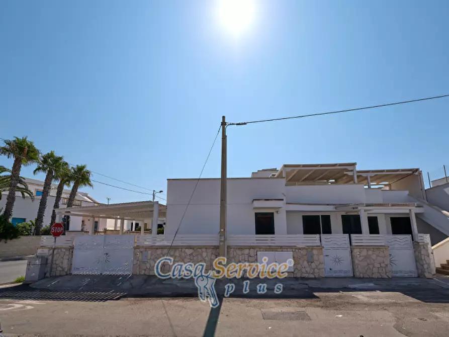 Immagine 4 di Villa in vendita  in Via Taormina a Taviano