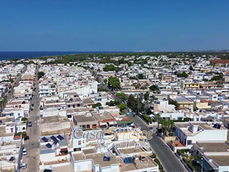 Immagine 25 di Villa in vendita  in Via Taormina a Taviano