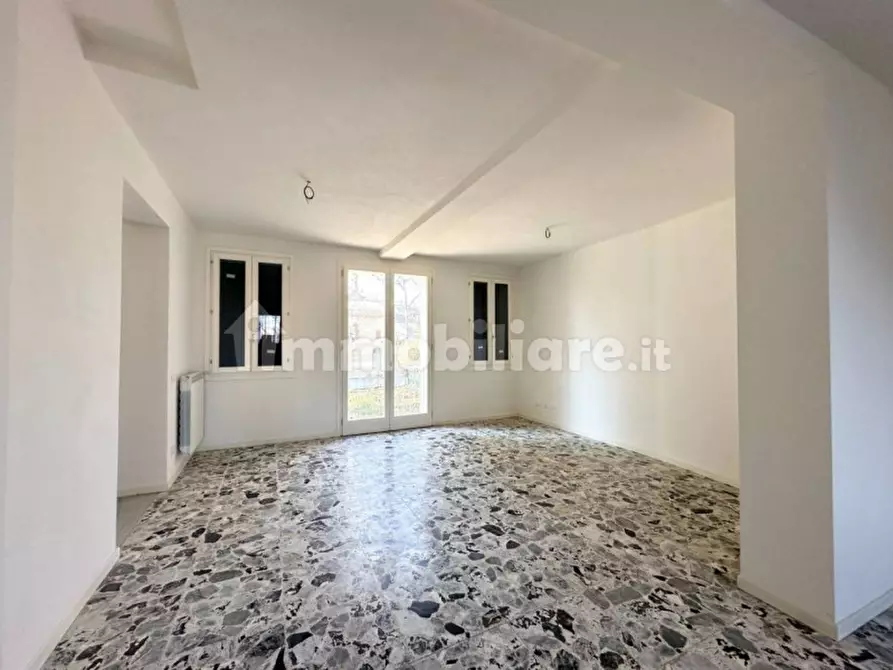 Immagine 4 di Casa indipendente in vendita  a Mirandola