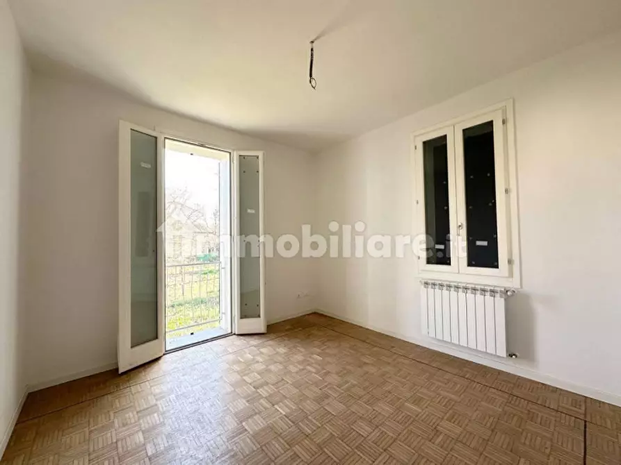 Immagine 9 di Casa indipendente in vendita  a Mirandola