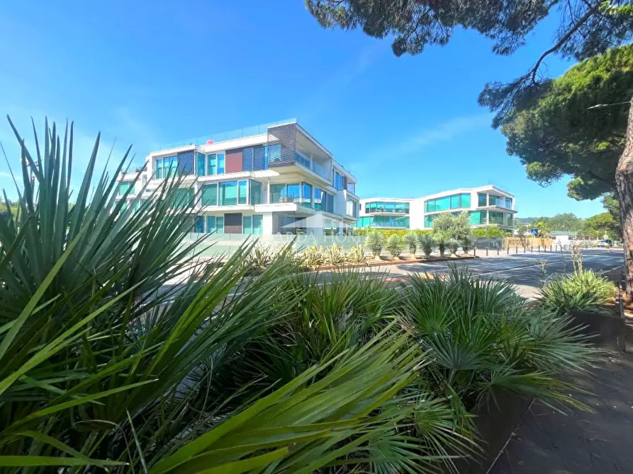 Immagine 1 di Appartamento in vendita  in Via Catullo a Desenzano Del Garda