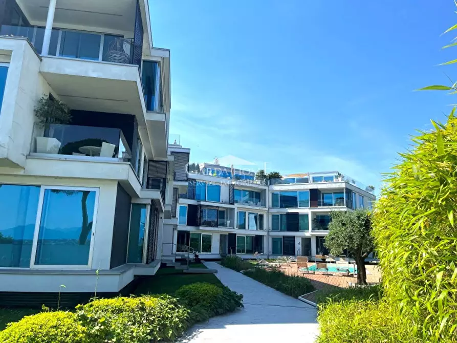 Immagine 4 di Appartamento in vendita  in Via Catullo a Desenzano Del Garda