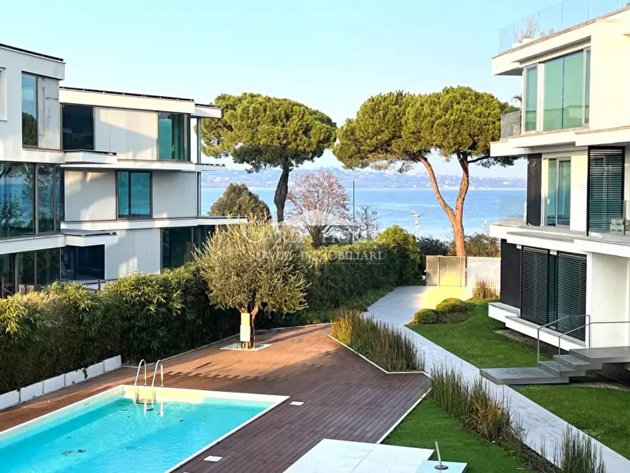 Immagine 6 di Appartamento in vendita  in Via Catullo a Desenzano Del Garda