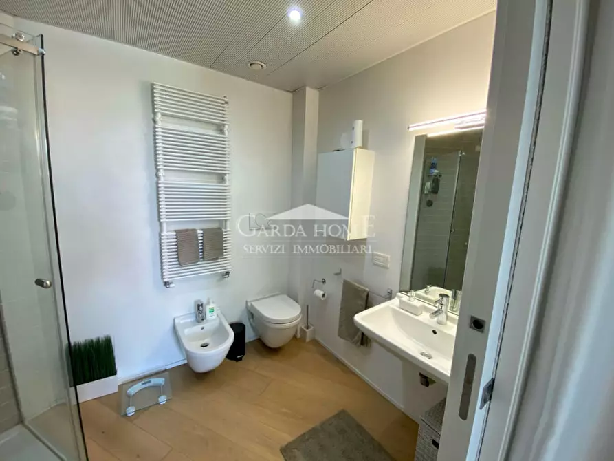 Immagine 24 di Appartamento in vendita  in Via Catullo a Desenzano Del Garda