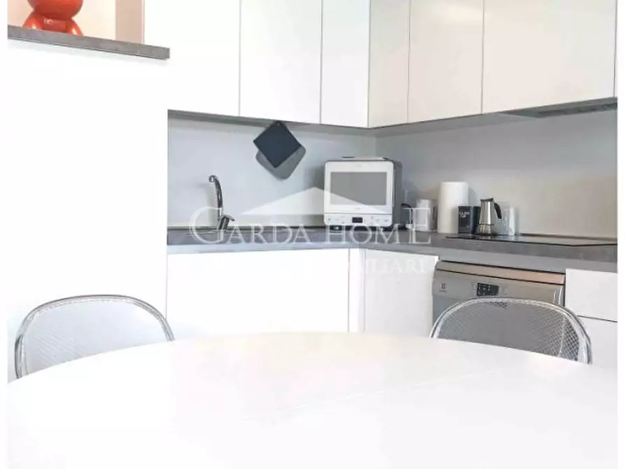 Immagine 28 di Appartamento in vendita  in Via Catullo a Desenzano Del Garda