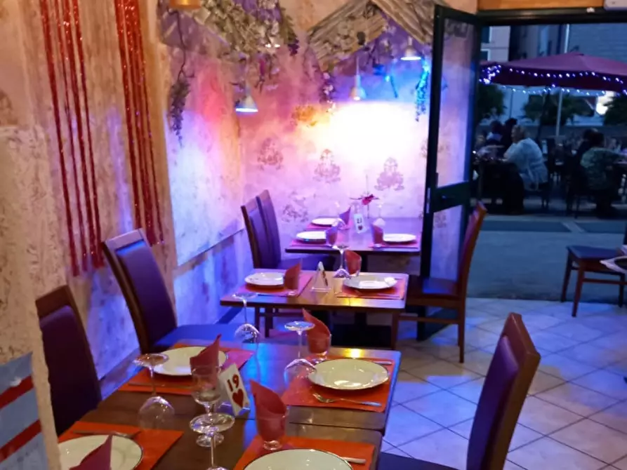 Immagine 5 di Attività commerciale in vendita  in vico Del Molo a Savona