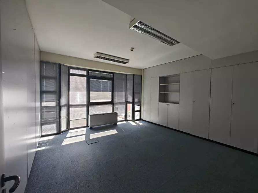 Immagine 10 di Palazzo in vendita  in corso italia 155 a Gorizia