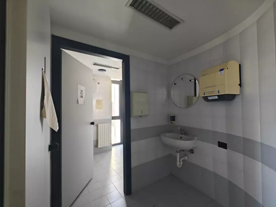 Immagine 12 di Palazzo in vendita  in corso italia 155 a Gorizia