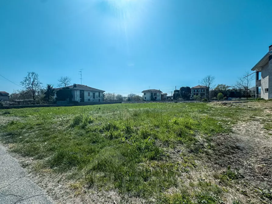 Immagine 3 di Terreno in vendita  in via verdi a Borgomanero