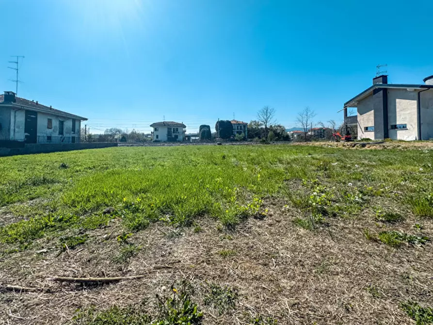 Immagine 3 di Terreno in vendita  in via verdi a Borgomanero