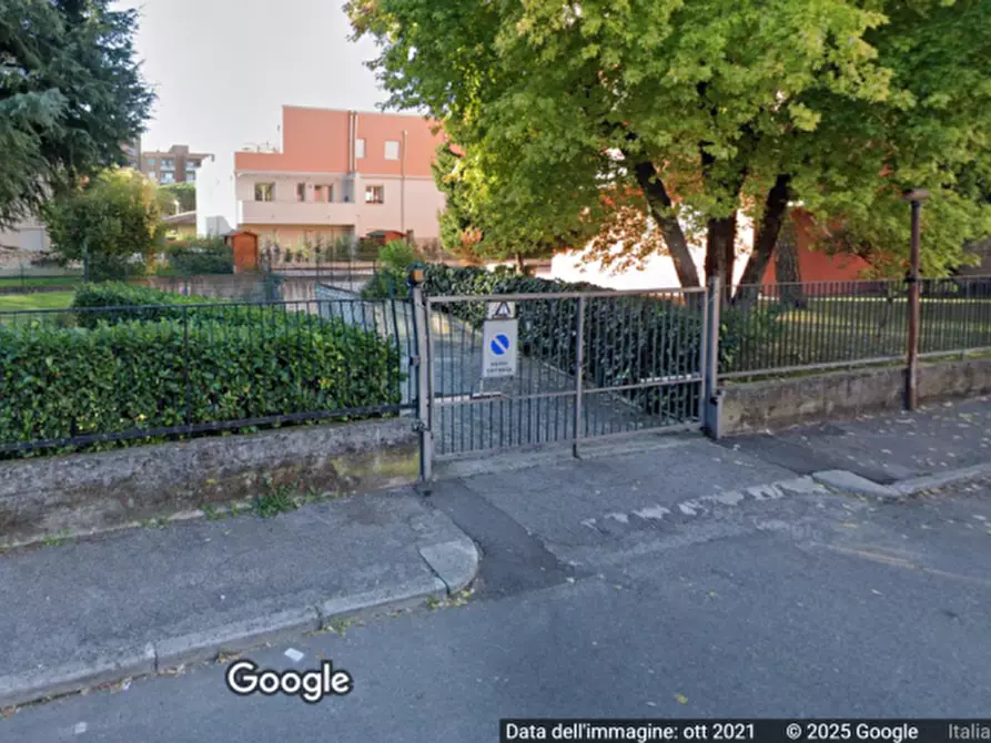 Immagine 1 di Garage in vendita  in Stradella Lobbia 9/11 a Verona