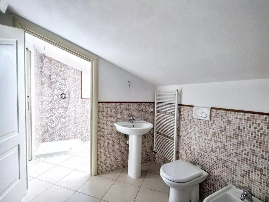 Immagine 5 di Appartamento in vendita  in Via Vittorio Emanuele II, N. 117 a Bordighera